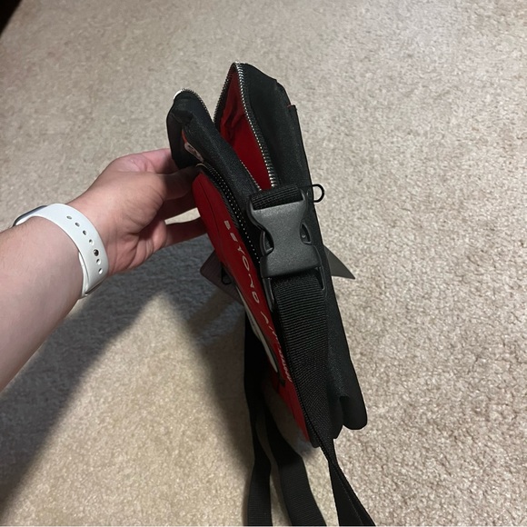 Marvel Spider-Man Red Crossbody Bag - Picture 3 of 5